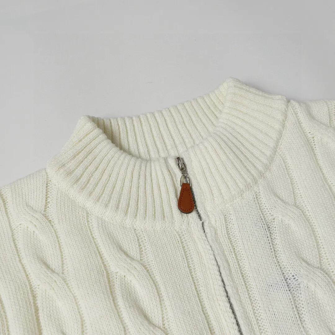 P194 Style number: 603 -Ralph Lauren 24ssRL half-zip long-sleeved sweater with classic war horse logo embroidery on the chest, pullover jacket -The item is made of dyed and spun yarn, purchased from the original version. A full set of customized accessories. Details determine success. A major autumn and winter new style. The item weighs more than 800 grams. It is soft and delicate and does not tie the body. The upper body effect is very nice and has a loose fit. -Color: black, white, gray -Size: S/M/L/XL/2XL